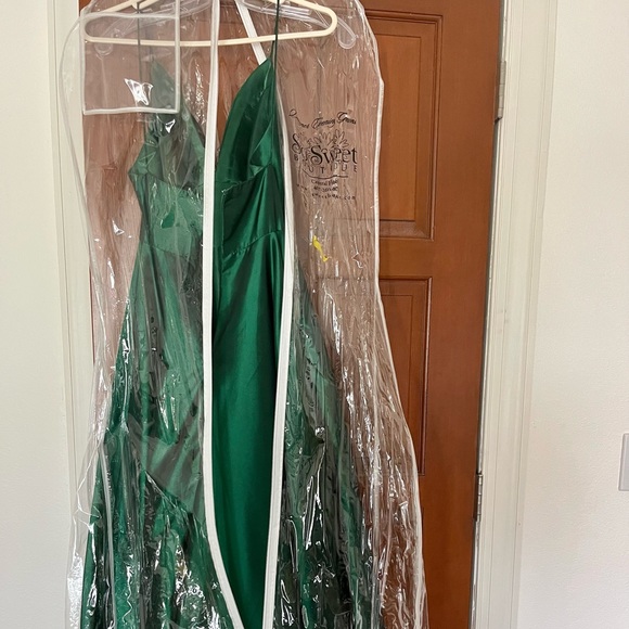 Sherri hill Green dress - Picture 5 of 8